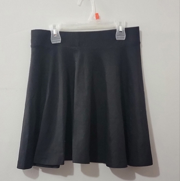 H&M womens stretrchable Pleated Skirt - Picture 2 of 8